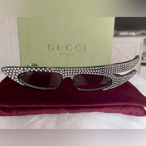 Authentic New Gucci Embellished asymmetrical cat eye sunglass